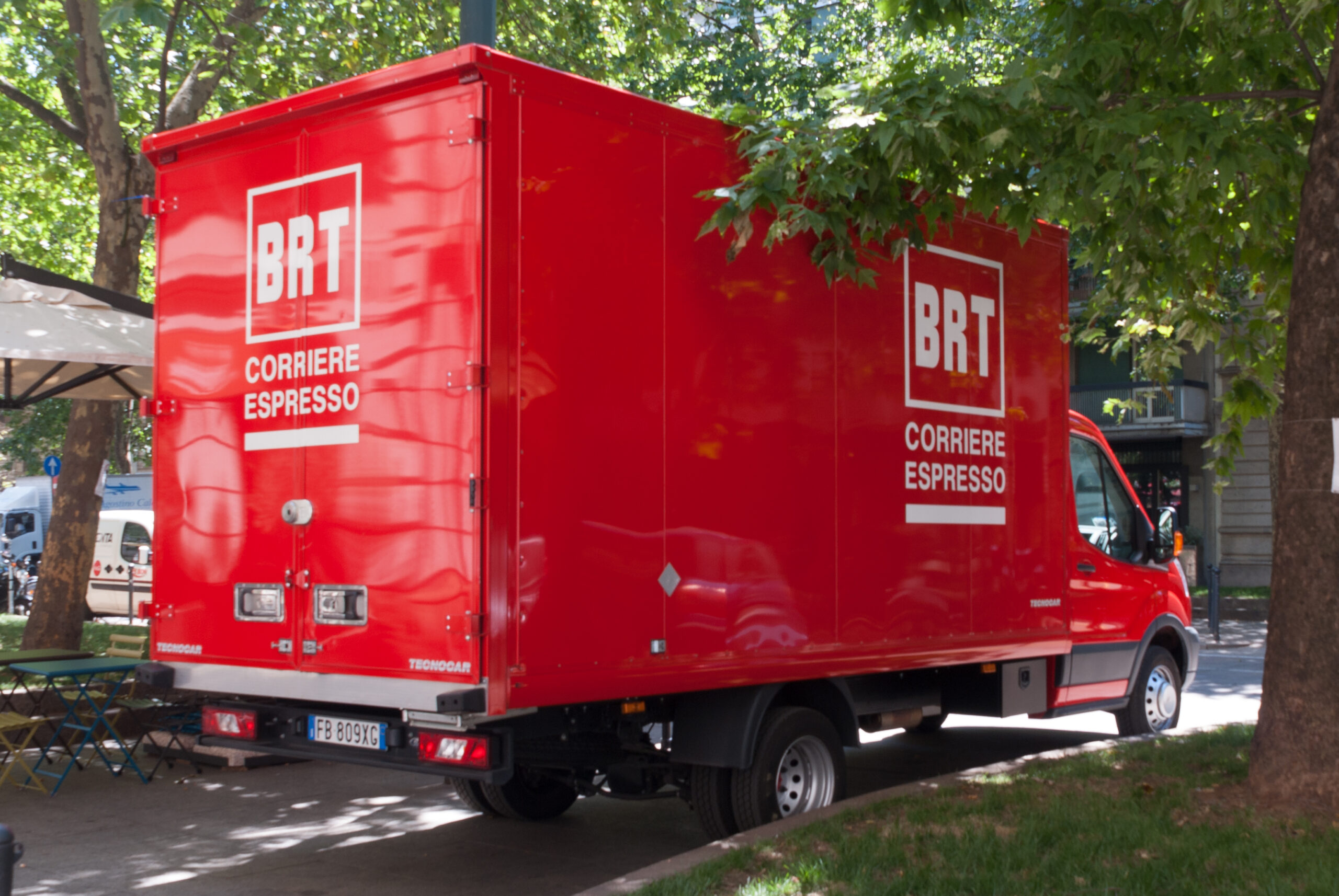 corriere bartolini, com'è fare il corriere, giornata tipo corriere, brt, vita da corriere